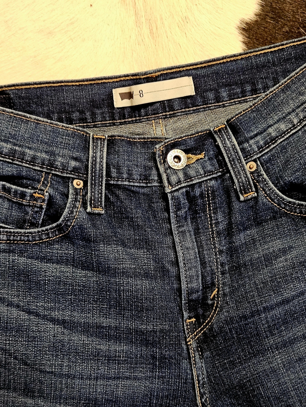 Levi's Women's Dark Blue Cutoff Jean Shorts JORTS Sz 8 - Picture 3 of 7